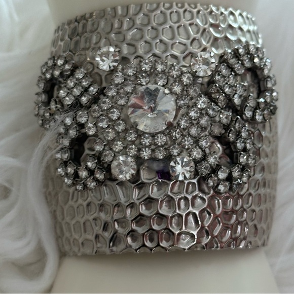 Repurposed Wide Open Cuff Bracelet Bling Rhinestones OOAK Hammered Silver Tone 7 - Picture 10 of 11